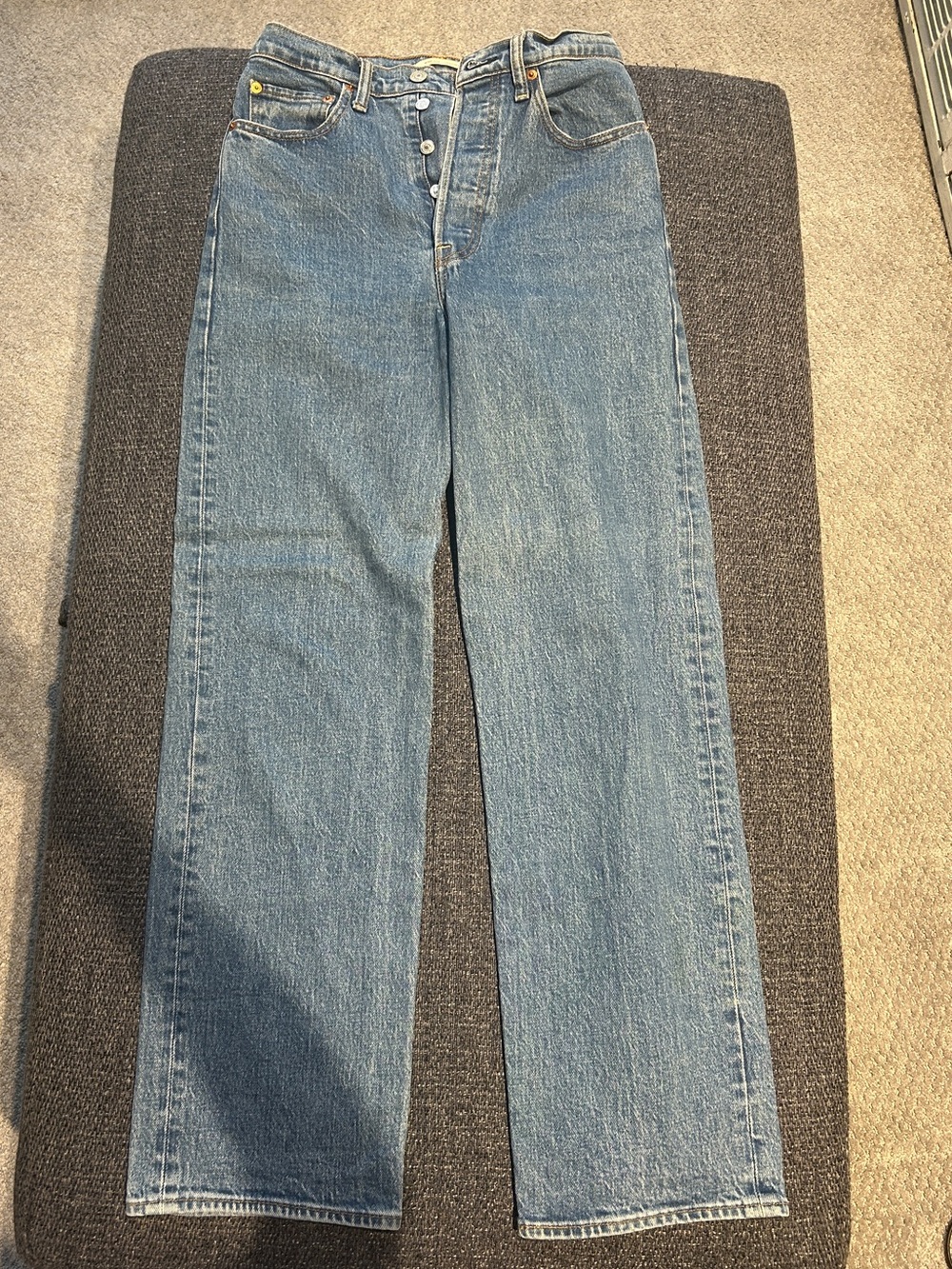 Levi’s Ribcage Straight - classic blue jean wash